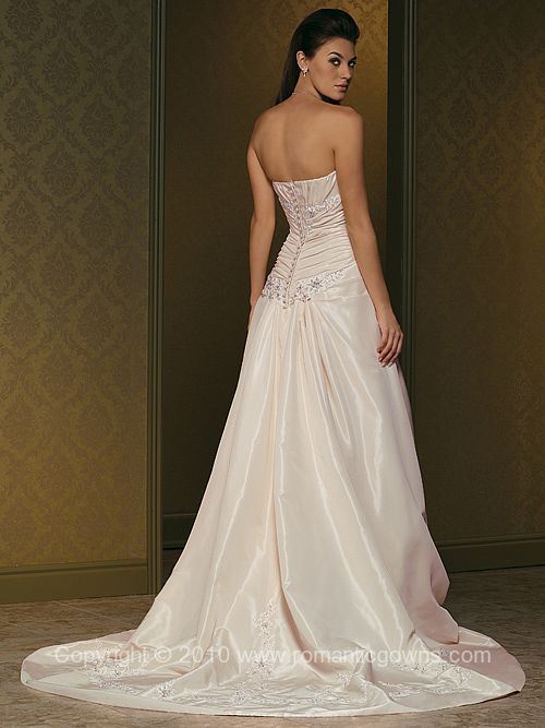 Beautiful Romantic wedding gown with Aline Taffeta gown with a slight