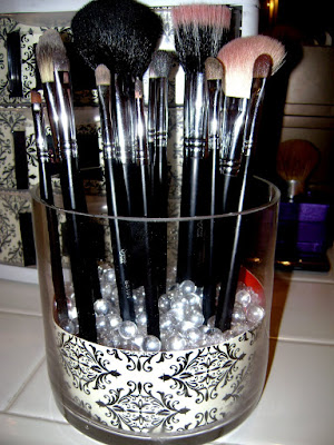 Makeup Brush Organizer on Used Enkores Video On How To Organize Lipsticks Glosses Video