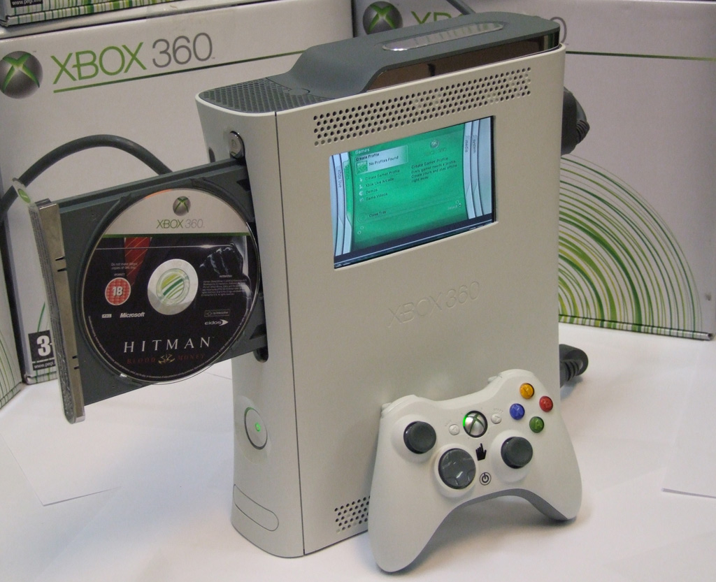 Xbox 360 S consoles