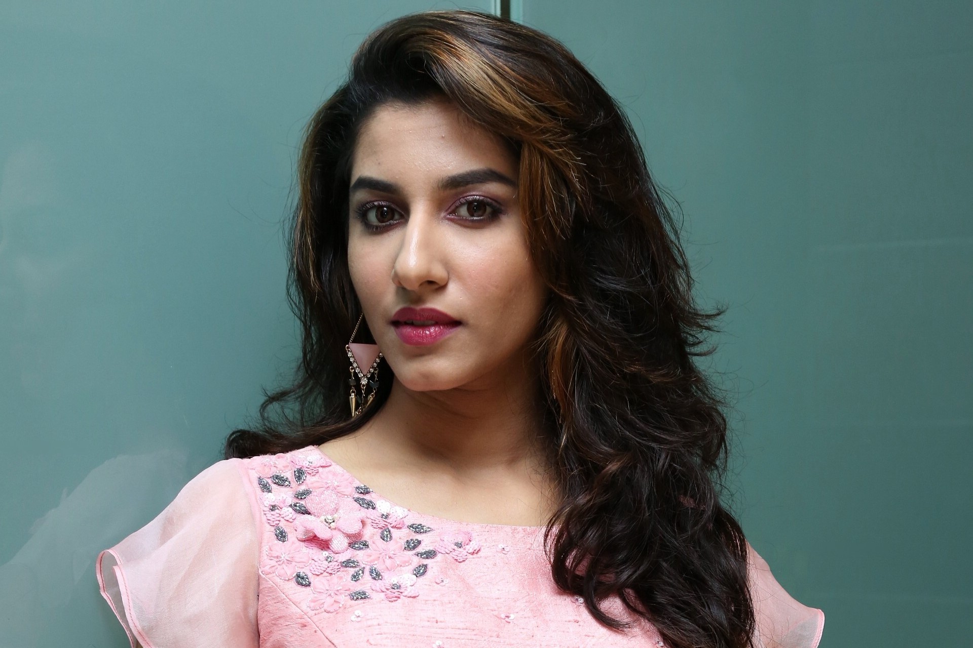 Vishnupriya Bhimeneni HD UHD Photoshoot