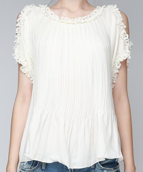 Cut Out Shoulder Pleated Blouse