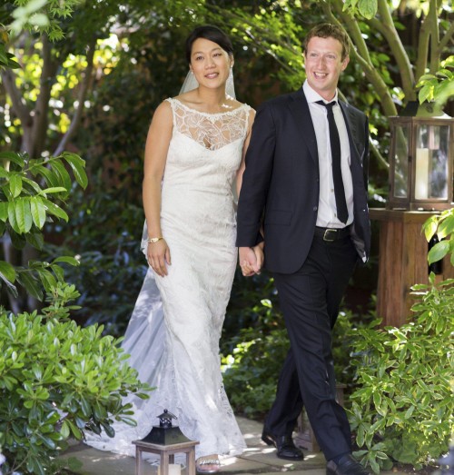 Mark Zuckerberg Married Priscilla Chan pictures,images,photos and marriage pictures , marriage video on facebook, priscilla chan wiki ,priscilla chan mark,priscilla chen,zuckerbergs kissing girlfriend,wife priscilla chen