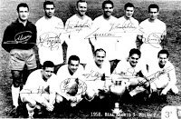 REAL MADRID C. F. - Madrid, España - Temporada 1957-58 - Alonso, Atienza II, Santamaría, Lesmes, Santisteban y Zárraga; Kopa, Joseíto, Di Stéfano, Rial y Gento - REAL MADRID 3 (Di Stéfano, Rial y Gento), MILAN 2 (Schiaffino y Grillo) - 28/05/1958 - 3ª Copa de Europa, Final - Bruselas, Estadio Heysel - EL REAL MADRID SE PROCLAMA CAMPEÓN DE EUROPA POR 3ª VEZ