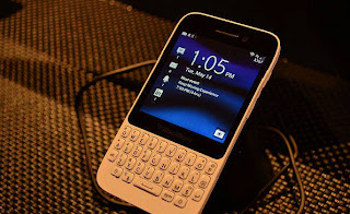 Comparison BlackBerry Q5 VS Q10