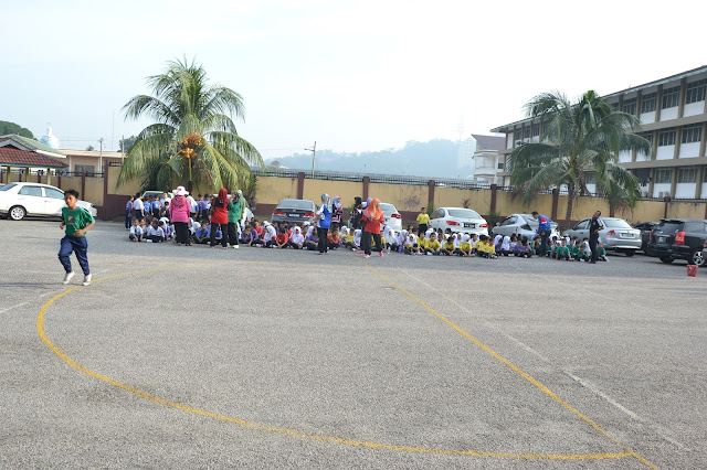 padang sekolah, latihan rumah sukan, padang tar, sekolah tiada padang