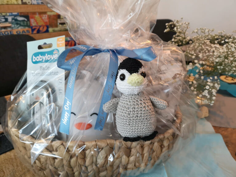 Geschenk zur Babyparty mit Pinguin