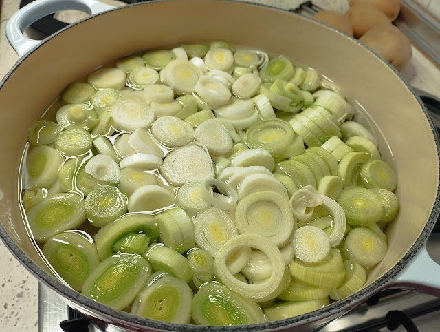 Porrusalda La Cocinera Novata cocina receta vasca sopa bajo en calorias entrante