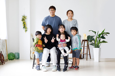 沖縄 うるま市 自然光 フォトスタジオ 家族写真 おしゃれ