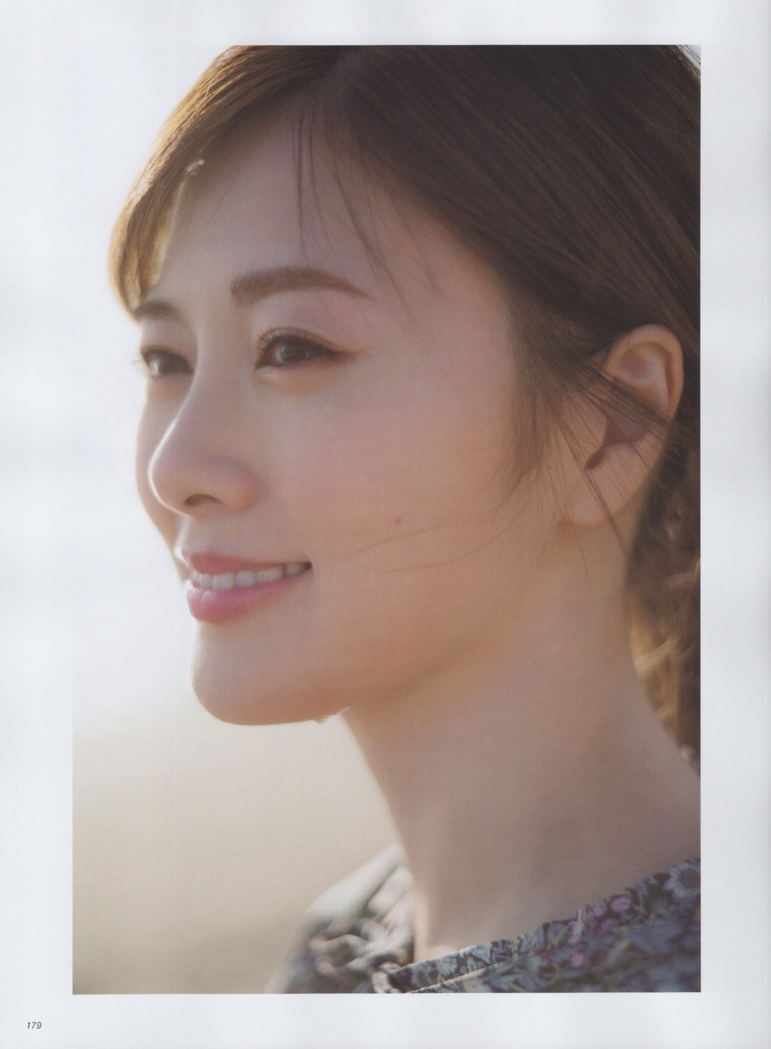A memorial book of Mai Shiraishi, who graduates from Nogizaka46 in October 2020