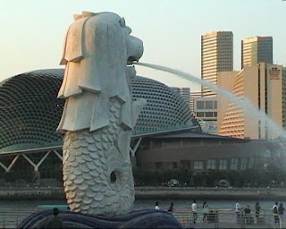 merlion and esplanade singapore