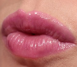 GoliathGrapeChubbyPlumpShineClinique16