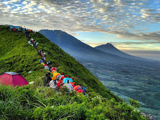 Wisata Gunung Andong