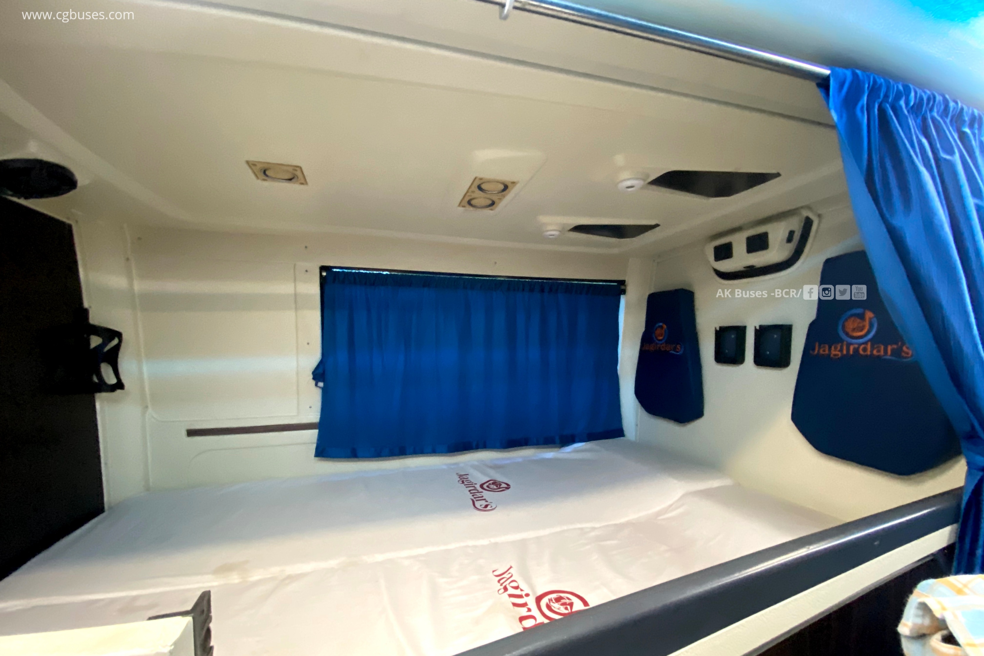 Jagirdar Travels Sutlej S1800 Bus Interior