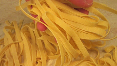 Kako napraviti domaću tjesteninu (fuži, makaroni...)/How to make homemade pasta (fusilli, macaroni...)