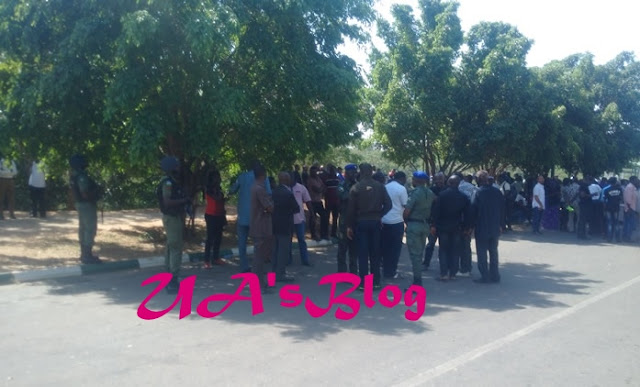 Breaking: Tension as Police barricade N/Assembly gate