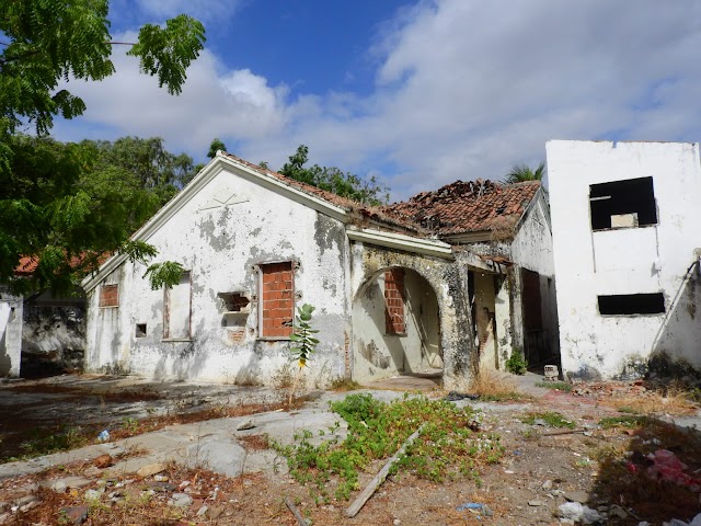 CASAS ABANDONADAS EM PONTO NOBRE DE SOBRAL SE TORNAM REFÚGIO PARA DELINQUENTES