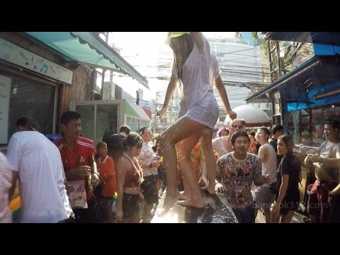 [ +10 ESSENTIAL TIPS ] Songkran at Soi Cowboy & Nana Plaza, Thailand