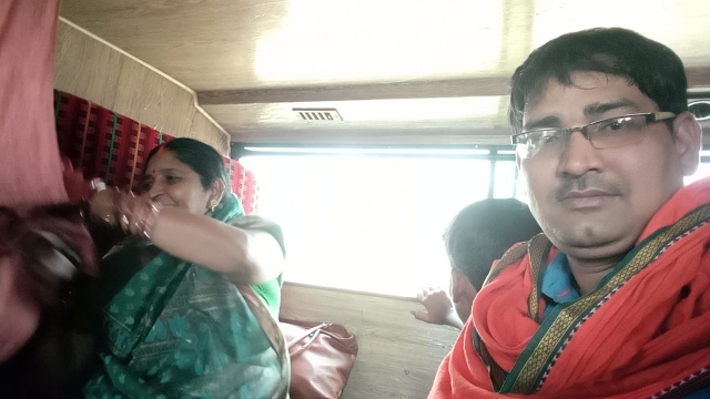 गोसांग गांव के समाजसेवीयों ने दस दिवसीय तीर्थ यात्रा के लिए 2×2 कल्याणी बस रवाना किया --रिपोर्ट : ब्रजेश कुमार पाण्डेय  