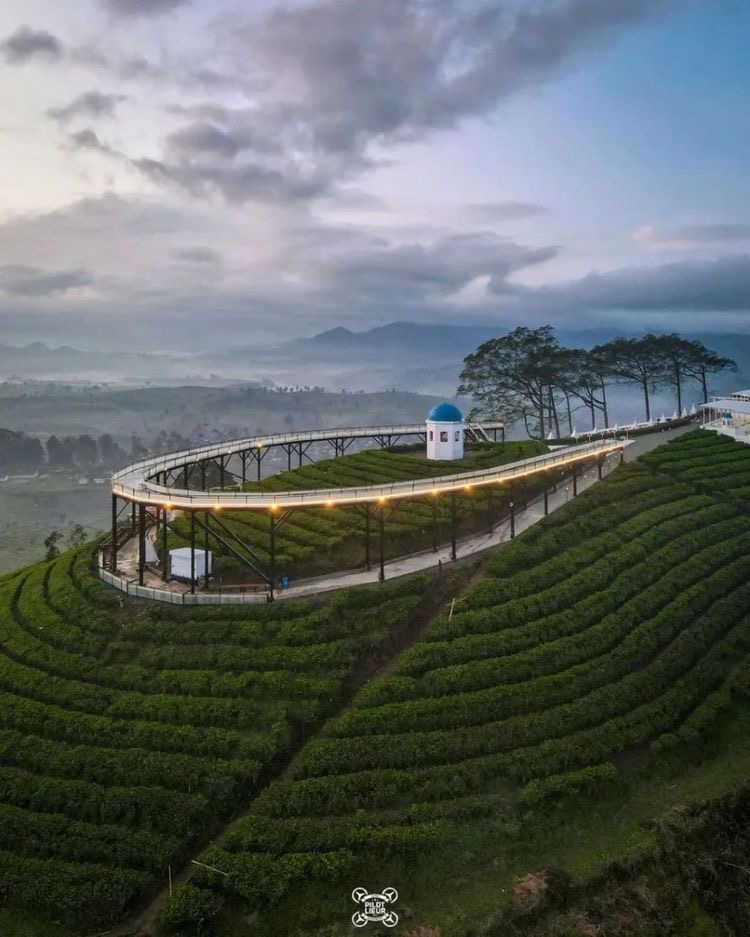 Tour objek wisata terbaru di bandung 4d3n