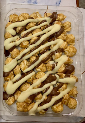 Joe & Seph Festive Popcorn Chocolate Slab