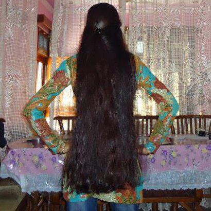 Long hair girls : Loose open long hair styles by Kerala girls