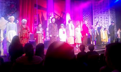 Final bows at Annie JR Theatre production