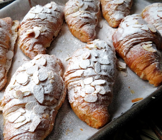 Easy Almond Croissants