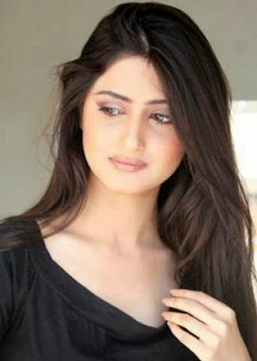 Sajal Ali HD Wallpapers