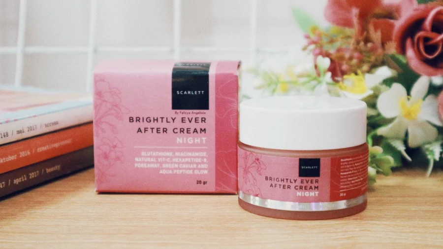 Review Scarlett Brightly Ever After Cream