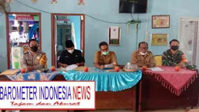 PELANTIKAN PANITIA PILKADES DI DESA TANJUNG DALAM BERJALAN LANCAR