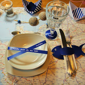 http://inesfelix-kreativ.blogspot.com/2013/09/maritime-tischdekoration.html