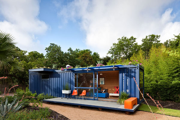 Shipping Container Guest House by Poteet Architects