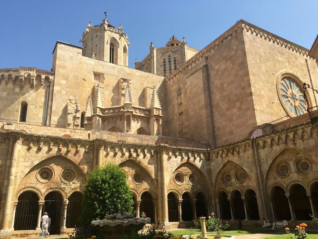 Imponente el claustro y nave principal de la catedral
