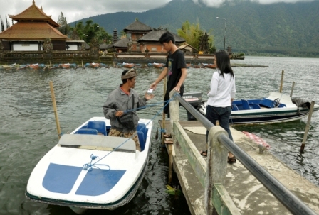 wisata bali danau beratan bedugul