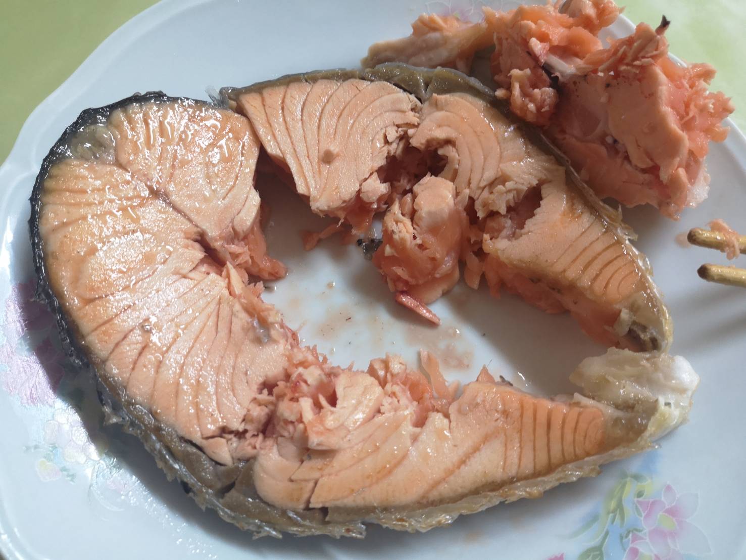 五朝港水產 | 鮭魚配蛋炒飯 | 檢驗合格的鮭魚片又厚又大片 新鮮扎實口感  | 娜娜匠。愛分享