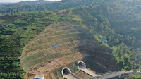 Jalan Tol miliki Terowongan kembar terpanjang di Indonesia