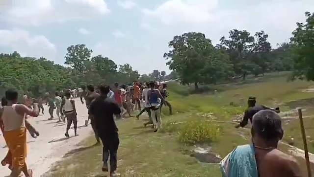 Madhubani News : मधुबनी के मधवापुर में डायल 112 वाहन से हुई दो युवकों की मौत के बाद बवाल, पुलिस और ग्रामीणों के बीच झड़प, चली हवाई फायरिंग