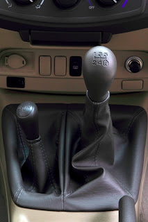 INTERIOR TOYOTA NEW HILUX DOUBLE CABIN V DIESEL