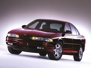 Oldsmobile Intrigue 2002 (1)