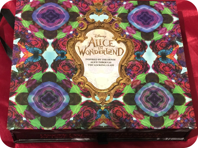 Urban decay alice in wonderland eyeshadow palette