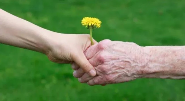 Τα συγκινητικά λόγια του Δημάρχου Επιδαύρου για τους παππούδες και τις γιαγιάδες που σήμερα γιορτάζουν