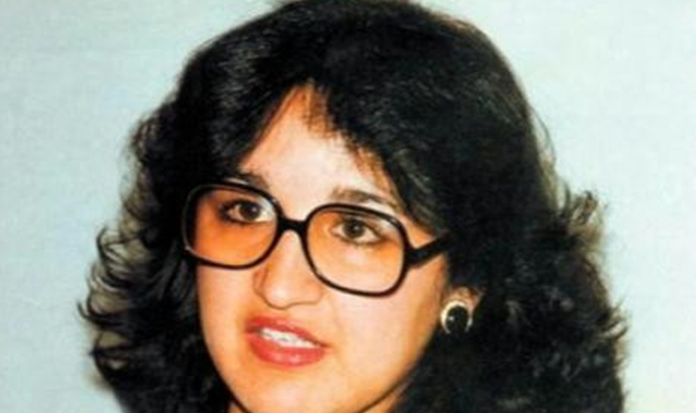 ظهرت بنظارة طبية عانت من الحول وتعرضت للتنمر عودة بعد 35 عاما من الغياب الفنانة عزيزة جلال