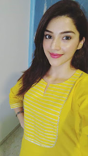 Mehreen Pirzada in Yellow Dress with Cute Smile Latest Selfie