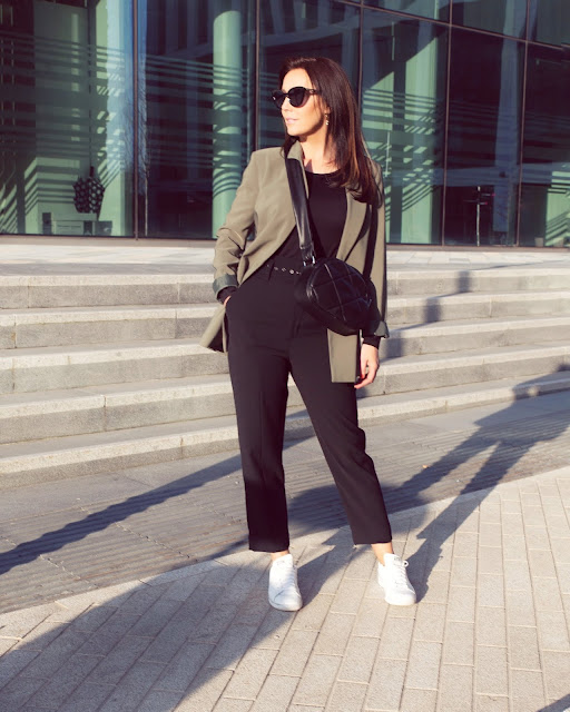 neutral style blazer outfit