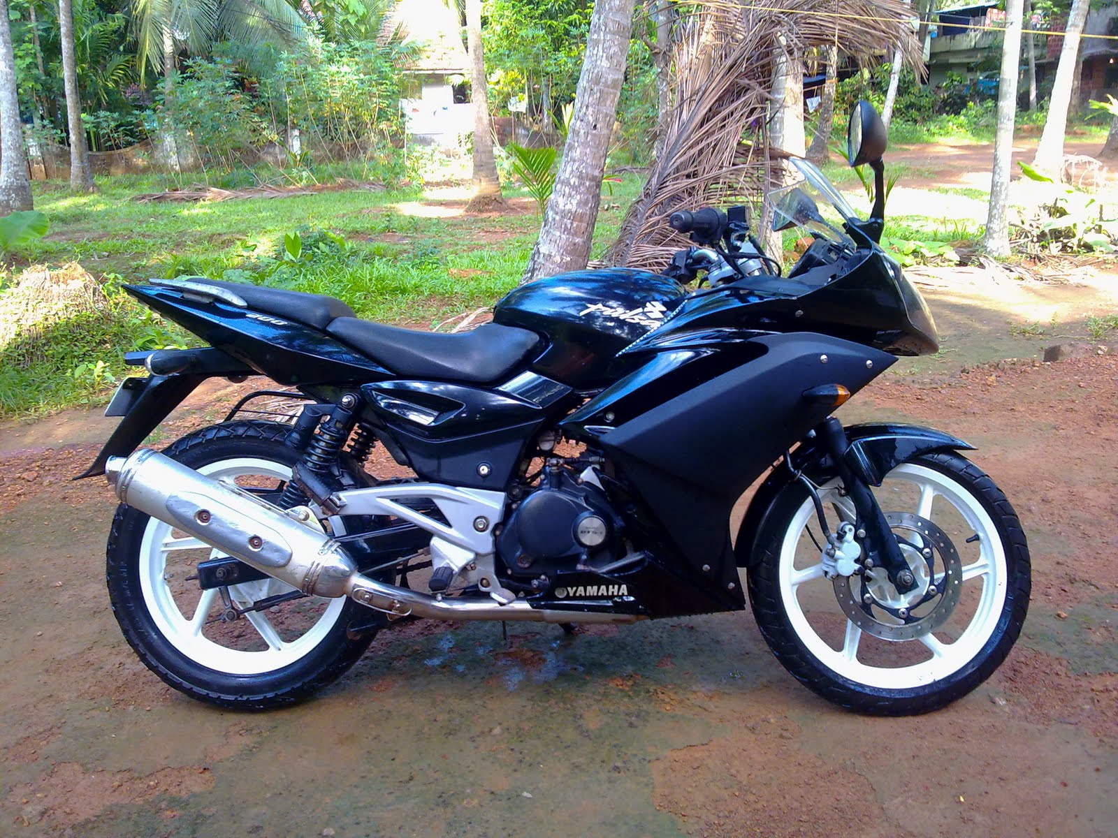 2008 Model Pulsar 200 modified to r15 My modified Pulsar 200