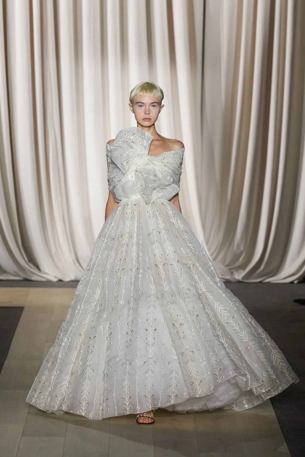 Giambattista Valli Spring Summer 2024 Fashion Show