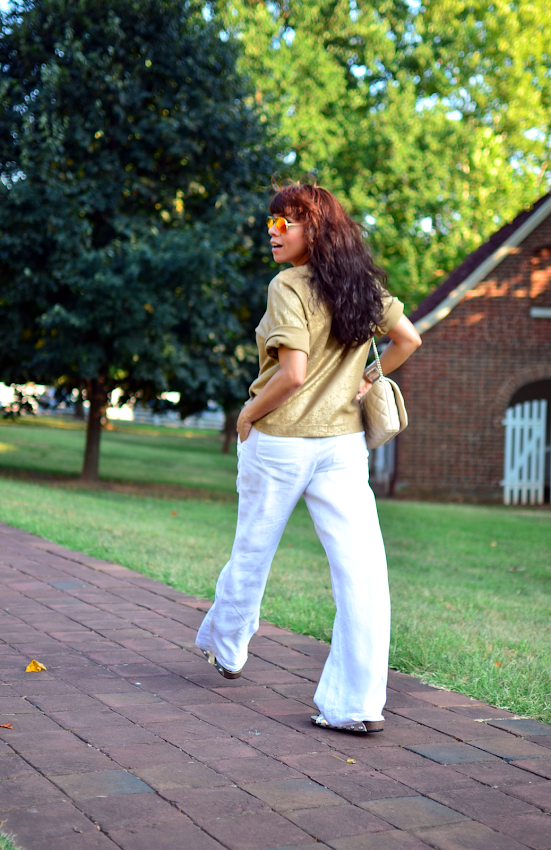 Outfit with white linen pants 