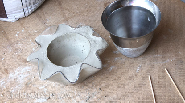 Using thrift store bowl to make concrete planter