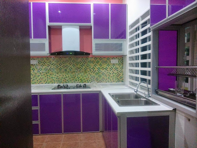 Contoh desain dapur minimalis warna ungu