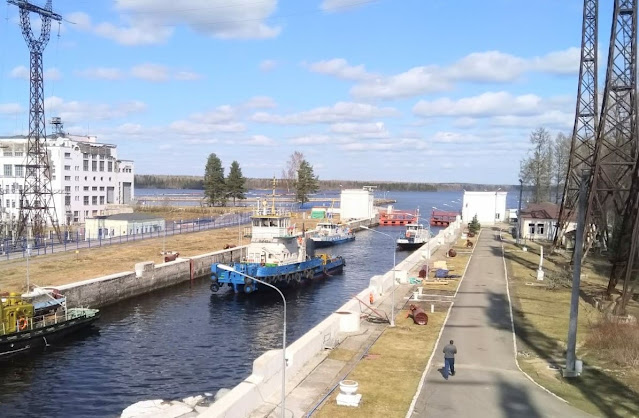С 30 апреля открыто судоходное движение по основной трассе Волго-Балта от Санкт-Петербурга до Череповца, включающей в себя реку Нева, южную трассу Ладожского озера, Волго-Балтийский канал, Белое озеро и реку Шексна